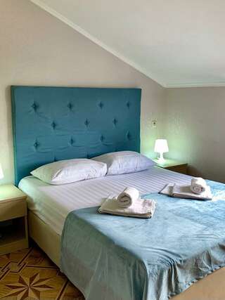 Гостиница  Casa Blanca Геленджик Двухместный номер с 1 кроватью или 2 отдельными кроватями-1